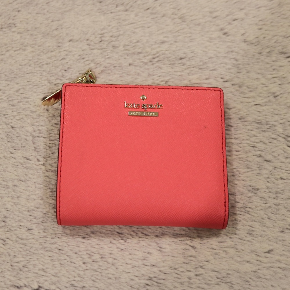 Kate spade Sylvia bifold wallet- Watermelon - Picture 1 of 3